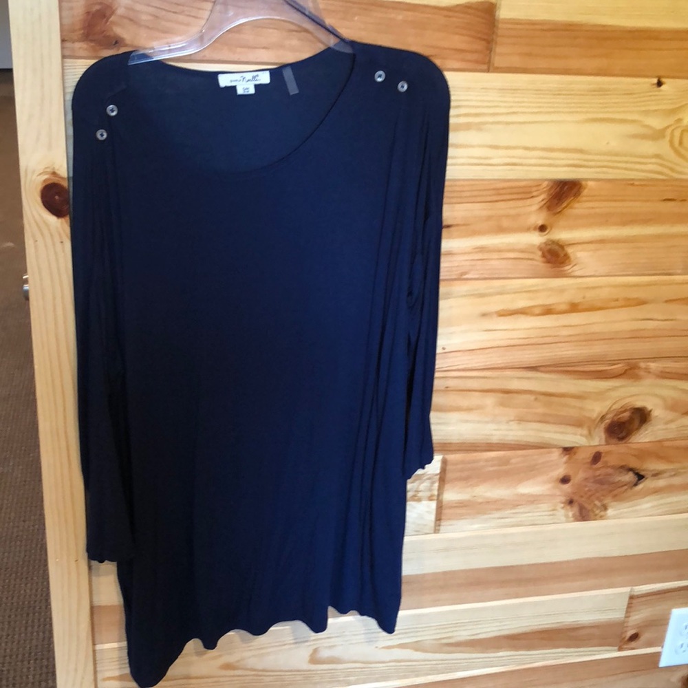 Simply Noelle navy 3/4 sleeve tunic